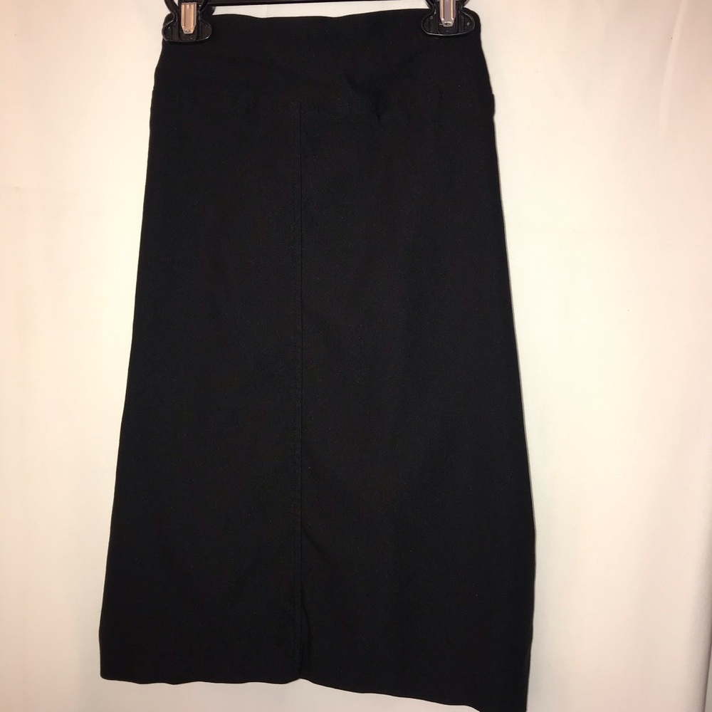 NWOT* Black AVENUE skirt. 14/16